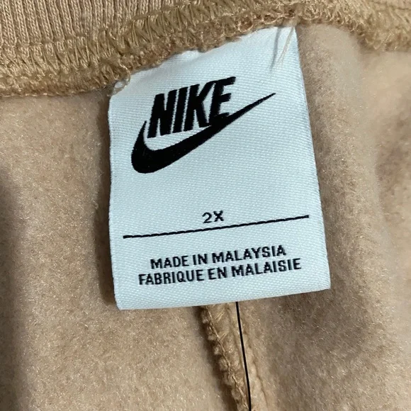 NWT - Picture 3 of 3